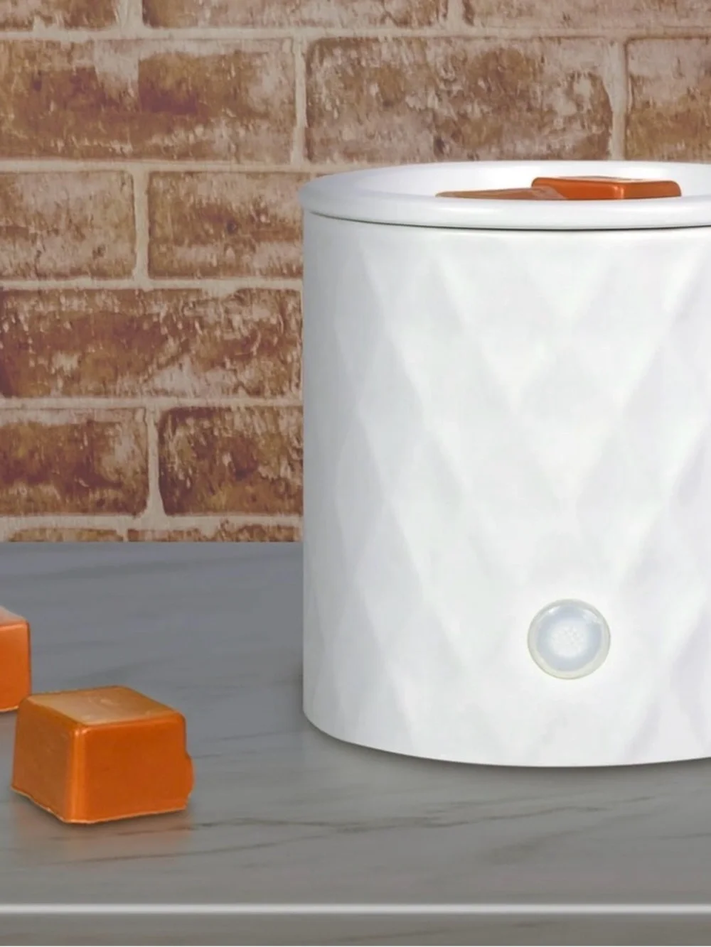 Ceramic White Wax Warmer with Textured Diamond Design